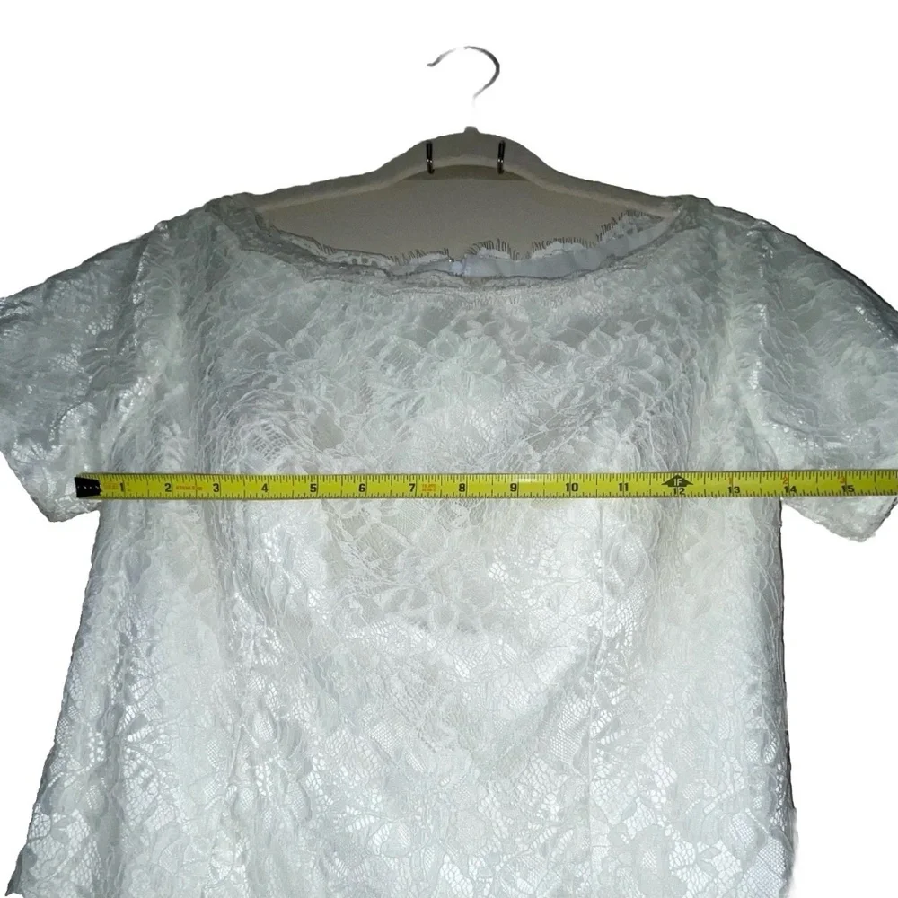 Elegant White Lace Dress - Picture 5 of 9